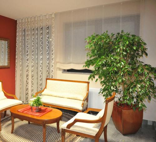 3952 1392391594 373 3952